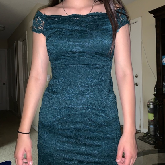 Long dress brand new & clean - Picture 4 of 5